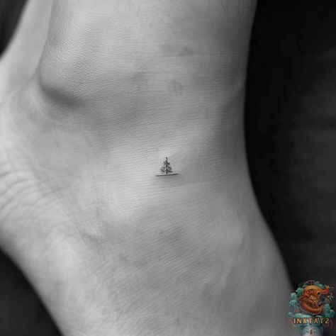 Micro Tree Tattoo, Tiny Single Needle Tattoo, Between Finger Tattoos For Women, Micro Back Tattoo, Wrist Placement Tattoo, Micro Bird Tattoo, Tattoo Ideas Science, Tiny Tattoo Women, Fine Line Micro Realism Tattoo