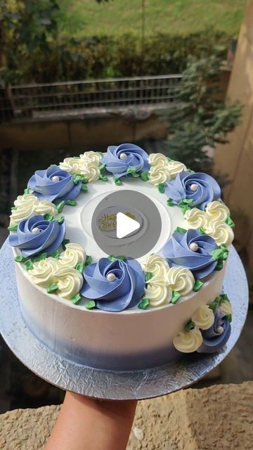 Shilpi Rathor on Instagram: "Lut putt gaya... #reels #insta #cakedesign #cakeart #beautifulcakes #cakedesignidea #bluecakedesign #bluecake" Blue Cake Decorating Ideas, Blue Color Cake Design, Birthday Cake Flowers Simple, Easy Floral Cake Design, Frosting Flowers On Cake, Simple Icing Cake Design, Rosettes On Cake, Cake Pop Flowers, Womans Birthday Cake