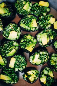 Cleansing Sushi Roll w/ Spicy Kale + Green Veggies Kale Detox Salad, Sushi Fillings, Rice Sushi, Vegan Sushi, Green Veggies, Sushi Roll, Vegan Condiments, Sushi Rolls, Vegan Recipe