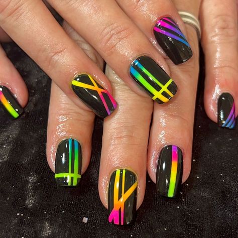 Neon Magic 💅🏻#neonnails #nails #nailsnailsnails #nailsart #nailstagram #nailsmagazine #nailsonfleek #nailsoftheday #gelnails #nailslove #glitternails #nailslovers #blacknails #nailsgel #blingnails #bestofballito #nailsalon #blacknails🖤 #showscratch @scratchmagazine @nailsmagazine @nailpromagazine Neon Plaid Nails, Plaid Nails, Neon Nails, Bling Nails, Nails Magazine, Nails On Fleek, Black Nails, Glitter Nails, Gel Nails