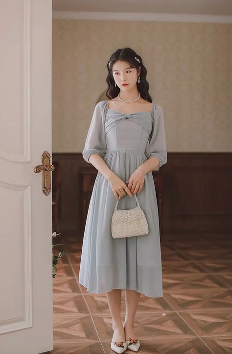 Chifon Dress, Fairy Prom Dress, Simply Dress, Dress Design Patterns, Trendy Dress Outfits, Korean Fashion Dress, Formal Dresses For Weddings, Stylish Dresses For Girls, Fashion Dresses Casual