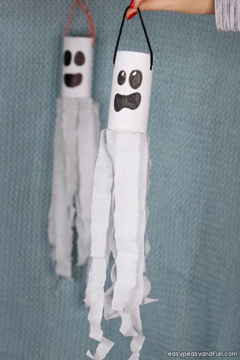 Ghost Windsock, Halloweenpyssel Barn, Høstaktiviteter For Barn, Veselý Halloween, Toilet Ghost, Toilet Paper Roll Craft, Dekorasi Halloween, Bricolage Halloween, Roll Craft