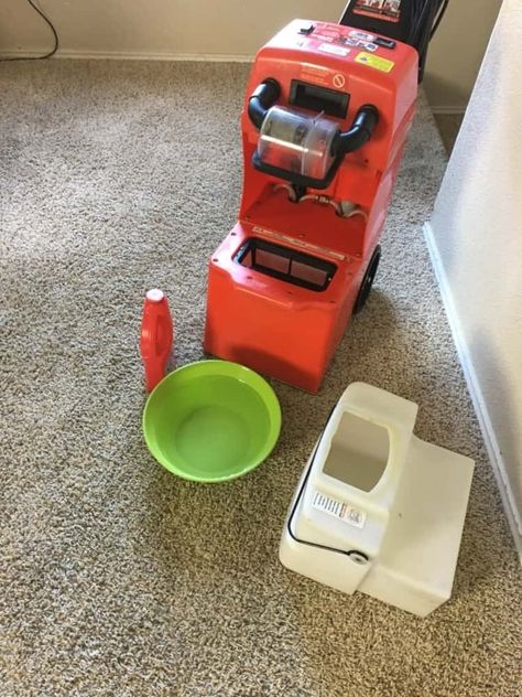 A photo showing how to assemble the rug doctor cleaning machine Rug Doctor, Washing Machine Cleaner, Carpet Cleaning Machines, Carpet Cleaning Hacks, Cleaning Companies, Carpet Cleaners, Carpet Stains, Clever Hacks, Carpet Cleaner