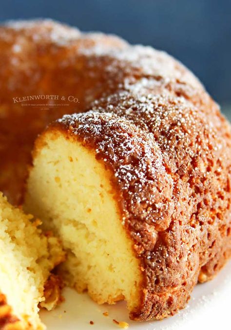 Vanilla Bundt Cake Vanilla Bundt Cake Recipes, Vanilla Bundt Cake, Easy Chocolate Pudding, Coconut Cream Cake, Strawberry Cake Easy, Easy Bundt Cake, Homemade Chocolate Pudding, Strawberry Cake Recipes, Lemon Cake Mixes