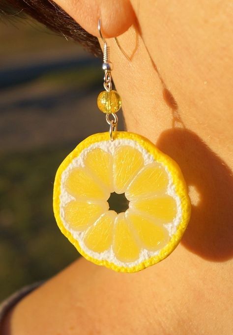 Citrus Jewelry, Lemon Jewelry, Polymer Clay Lemon, Crazy Earrings, Fimo Earrings, Lemon Earrings, Etsy Jewelry Handmade, Jewelry Clay, Weird Jewelry