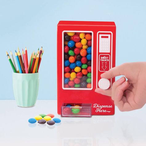 Cute Diy Vending Machine, Cheap Stocking Fillers, Mini Vending Machine Candy, Miniature Vending Machine, Mini Claw Machine, Small Gumball Machine, Mini Vending Machine, Desk Stuff, Gift Exchange Party