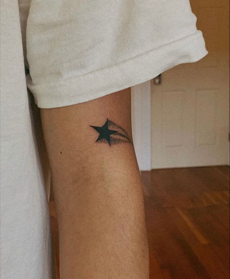 Black Star Tattoo Radiohead, Black Star Radiohead Tattoo, Beach House Band Tattoo, Beach House Tattoo Band, Radiohead Tattoo Ideas, Mazzy Star Tattoo, Radiohead Tattoo, Black Star Tattoo, Led Zeppelin Tattoo