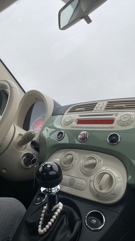 Fiat 500 Aesthetic, Fiat 500 Accessories, Fiat 500c, Car Deco, New Luxury Cars, Girly Car, Cute Car Accessories, Car Personalization, Pretty Cars