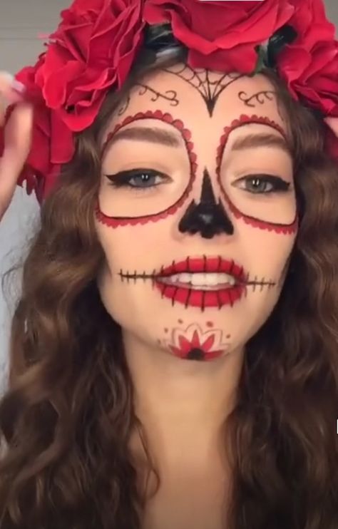 Catrina Make Up Maquillaje, Day Of The Dead Makeup Easy Simple, Coco Inspired Makeup, Diy Dia De Los Muertos Outfit For Women, Dias Los Muertos Makeup, Book Of Life Makeup, Easy Skull Makeup Half Face, Half Catrina Makeup, Dia De Los Muertos Face Paint Ideas Easy