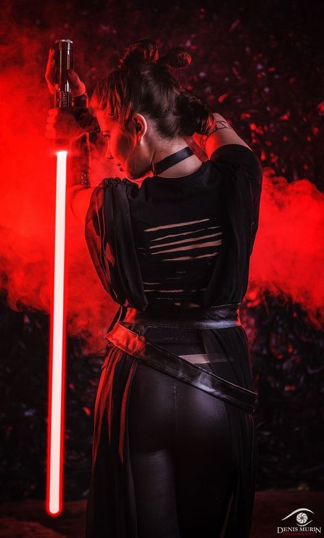 Lightsaber Poses, Sith Cosplay, John Bennett, Star Wars Sith, Star Wars Characters Pictures, Rey Star Wars, Star Wars Outfits, Star Wars Costumes, Star Wars Women