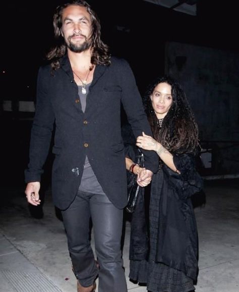 Tall Man Short Woman, Tall Man Short Woman Couples, Lisa Bonnet, Tall Boy Short Girl, He Looks At Her, Short Couples, Interracial Couple, Tall Man, Lisa Bonet