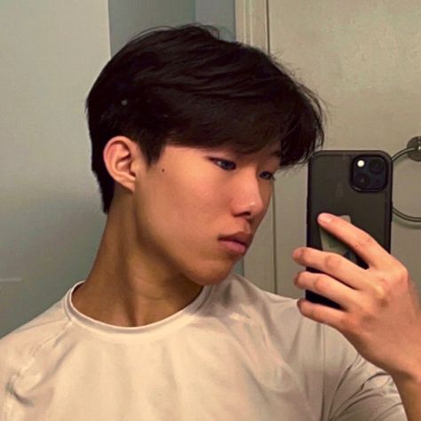 Asian Guy Hair, Circle Glasses Aesthetic, Men Hairstyle Asian, Ear Drawing Reference, Blonde Hair Asian, Middle Part Haircut, Blonde Asian Hair, Asian Boy Haircuts, Korean Boy Hairstyle