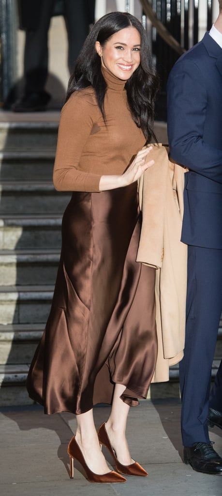 The Magnificent Century, Brown Skirt Outfit, Silk Shirt Outfit, Silk Dresses Outfit, Brown Silk Dress, Satin Skirt Outfit, Color Combos Outfit, Prinz Harry, Stylish Fall Outfits