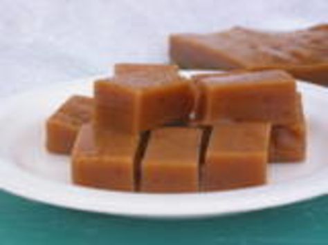 This is the best toffee I have ever tasted. It is a popular item at the Christmas Farmers Market here,with just 4 ingredients its easy to make. We prefer to decrease the cooking time slightly for a softer toffee. Soft Toffee Recipe, Eagle Brand Recipes, Christmas Sweet Recipes, Homemade Caramel Recipes, Toffee Fudge, Brown Sugar Fudge, Soft Toffee, Harry Potter Party Ideas, Toffee Recipe