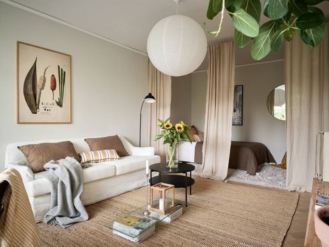 Studio home with beige and brown accents - COCO LAPINE DESIGNCOCO LAPINE DESIGN Cozy Studio Apartment, Studio Apartment Living, Deco Studio, Studio Home, Dekorasi Kamar Tidur, Apartment Layout, Furniture Small Spaces, Apartment Decor Inspiration, Studio Interior