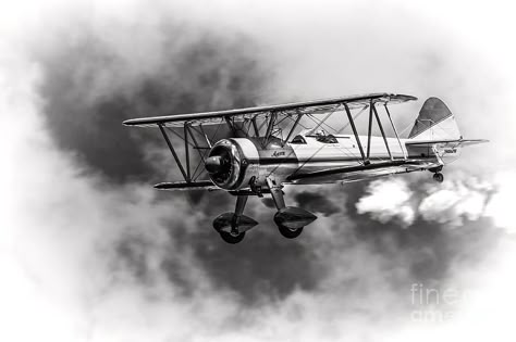 Biplane Biplane Tattoo, Model Airplane Tattoo, Old Airplane Tattoo, Old Planes Drawing, Airplane Black And White, Vintage Aircraft Drawing, Fighter Planes Art, Pencil Sketches Landscape, Black And White Artist