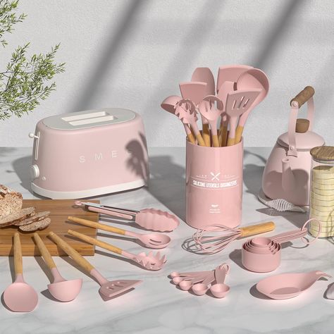 Pink Cooking Utensils, Kitchen Pink Decoration, Pink Kitchen Gadgets, Cooking Supplies Aesthetic, Pink Utensils Kitchen Accessories, Aesthetic Cutlery Set, Pink Kitchen Stuff, Pink Apartment Aesthetic Kitchen, Pink Kitchen Items