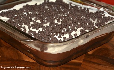 chooclate-lasagna Chocolate Lasagna Recipe, No Bake Chocolate Desserts, Pudding Flavors, Chocolate Lasagna, Cream Cheese Desserts, Easy No Bake Desserts, White Lights, Instant Pudding, Mini Chocolate Chips