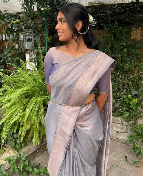 cute lilac saree Lilac Saree, Kanjivaram Sarees Silk, Simple Saree Designs, Saree Wearing Styles, Saree Wearing, Wedding Saree Blouse, Wedding Saree Blouse Designs, Sarees Silk, Traditional Indian Dress