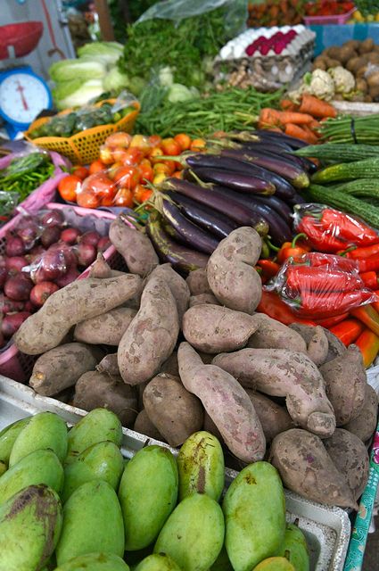 Banaue Public Market, Banaue, Mountain Province, Philippines I Photo by Melanie Wynne Pap Pasar, Snack Ideas Gluten Free, Gluten Free Snack Ideas, Pasta Salad Gluten Free, Market Story, Vegetables Market, Unusual Dessert, Breakfast Gluten Free, Diet Gluten Free