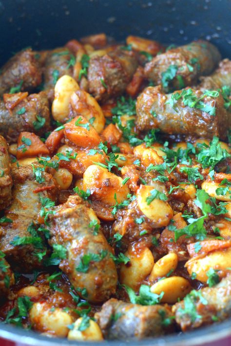 Boerewors and butter beans stew Boerewors Recipe Dishes, Boerewors Recipe, Sausage Meals, Beans Stew, South African Dishes, African Foods, African Dishes, Sausage Dishes, African Cooking