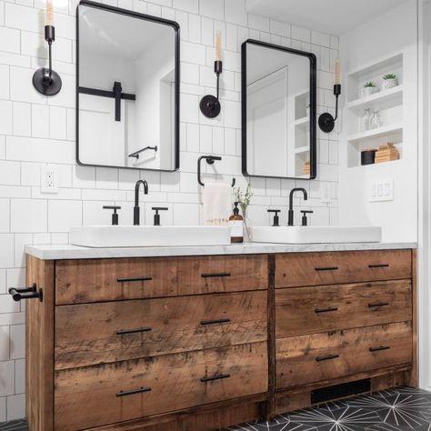 White Contemporary Bathroom, Black And White Tiles Bathroom, Diy Bathroom Makeover, Modern Bathroom Remodel, Rustic Vanity, Sleek Bathroom, Wood And White, Black Interior Design, White Tile Floor