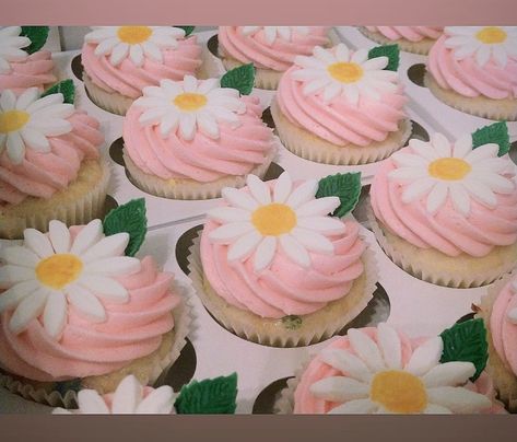 Sunflower Desserts, Daisy Cupcakes, Daisy Cake, Cupcake Shop, Cupcake Shops, Shower Themes, 14th Birthday, Second Birthday, Pink Peach