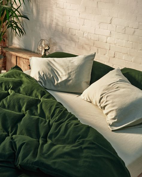 Give your bed an upgrade with our sage green and dark green bedding set. Washed cotton is luxuriously soft to the touch and highly breathable, helping to regulate body temperature through the night. It is an effortless fabric, designed to look good even without ironing. Crafted from the finest fibres in Portugal. Brown Bed Sets, Brown Bed Sheets, Green Bed Sheets, Brown Bedding, Green And White Bedroom, Green Bedding Set, Green Comforter, Sage Green Bedroom, Green Sheets