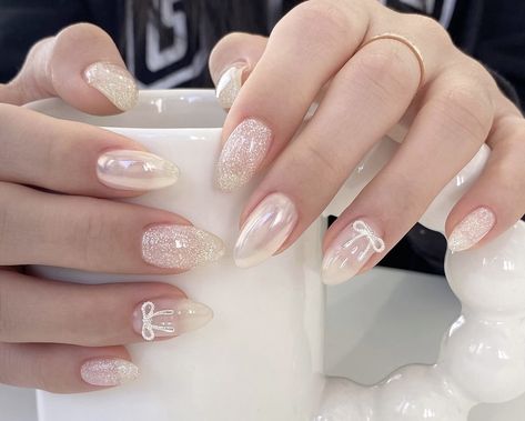 Korean Nail Art Winter, Bridal Nails Wedding Korean, Sparkly Korean Nails, Korean Winter Nails, Korean Nails Pearls, Icicle Nails Korean, Korean Crystal Nails, Charm Nails, Korean Winter