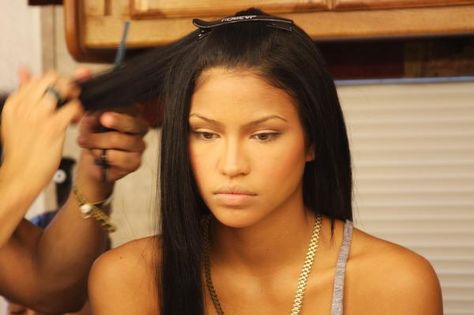 Cassie V, Golden Brunette, 2000 Aesthetic, 90s Makeup Look, Cassie Ventura, Pink Girly Things, Natural Face, Ponytail Hairstyles, Dive In