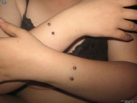 wrist piercing Arm Dermal Piercing, Body Mods Piercing, Arm Piercing, Hip Dermal Piercing, Wrist Piercing, Back Piercings, Surface Piercing, Cool Piercings, Dermal Piercing