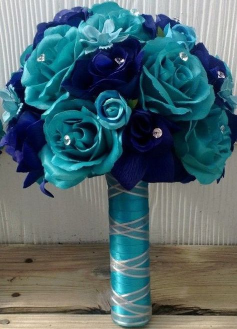 Blue Roses Wedding Bouquet, Bouquet Royal Blue, Wedding Ideas Blue, Royal Blue Bouquet, Turquoise Wedding Flowers, Blue Roses Wedding, Turquoise Bouquet, Turquoise Roses, Blue Cosmos