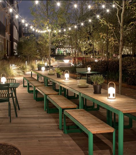 Backyard Restaurant, Outdoor Restaurant Patio, Solar Outdoor Lights, Outdoor Restaurant Design, Restaurant Patio, Outdoor Cafe, Garden Cafe, Outdoor Restaurant, Cafe Interior Design