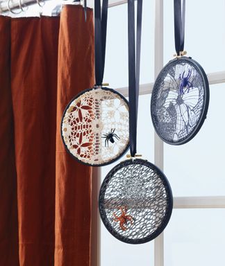 ADORE this lace spiderweb Halloween decoration made from embroidery hoops, old lace and ribbon  ||  Craft Project: Lace Spiderweb   ||  Woman's Day #Halloween #decor Spiderweb Tutorial, Goth Xmas, Scary Halloween Decorations Diy, Halloween Living Room, Antique Window, Easy Diy Halloween Decorations, Halloween Iii, Halloween Things, Homemade Halloween Decorations