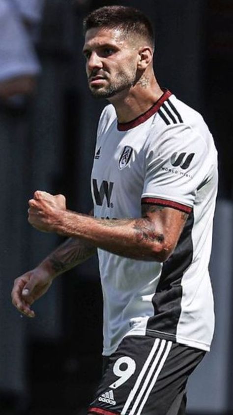 Serbia Striker 🇷🇸 Aleksandar Mitrovic, Fulham Fc, Football Players, Premier League, Football, American Football