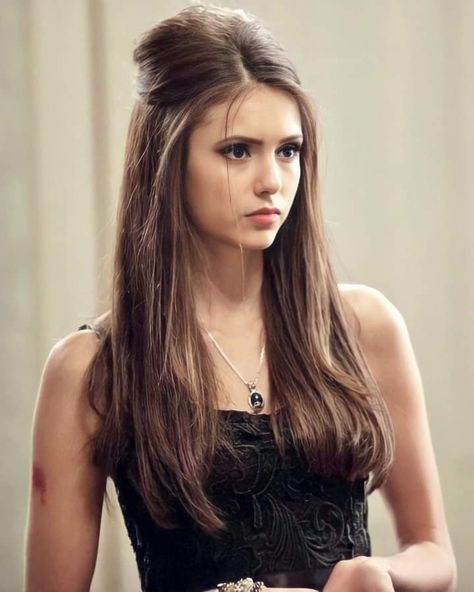 Nina Dobrev Nina Dobrev Ponytail, Nina Dobrev Haircut, Nina Dobrev Hair, Katherine Pierce Outfits, Biker Girl Outfits, Graduation Hair, Hollywood Girls, Celebrity Style Icons, High Hair