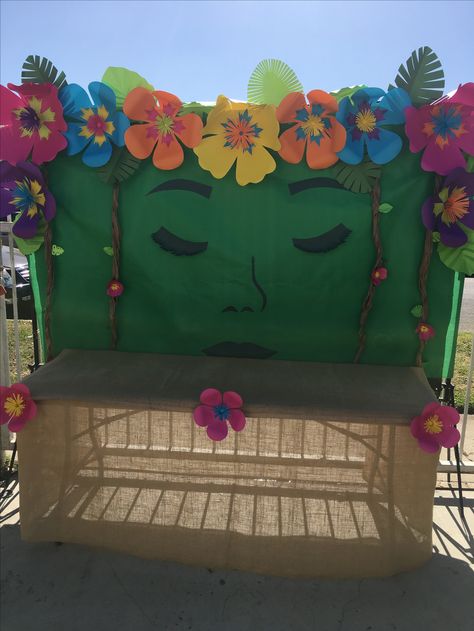 Moana backdrop Moana Float Parade, Moana Classroom Door, Moana Trunk Or Treat Ideas, Moana Jr Set Design, Moana Trunk Or Treat, Moana Backdrop, Moana Jr, Room Parent, Moana Theme