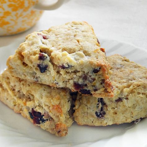 Oat Scones, Apple Scones, Enjoy Winter, Loaf Recipes, Quick Bite, Sweet Cookies, Clotted Cream, Apple Cranberry, Quick Oats