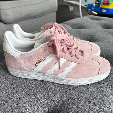 Women’s Adidas Gazelle Blush Pink Suede Athletic Shoes Size 7 1/2 Adidas Shoes Women Pink, Addidas Shoes Pink, Adidas Pink Gazelle, Adidas Pink Shoes, Adidas Shoes Pink, Pink Adidas Gazelle, Pink Gazelle, Adidas Gazelle Pink, Pink And White Adidas