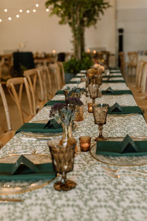 Tylee Shay
#wedding #weddingphotography #weddingvenue #saugatuckmi #saugatuck #michigan #weddingday #brideandgroom #decor #michiganwedding #ceremony #greenhouse #greenhouseceremony #summerwedding #details #bride&groomphotos