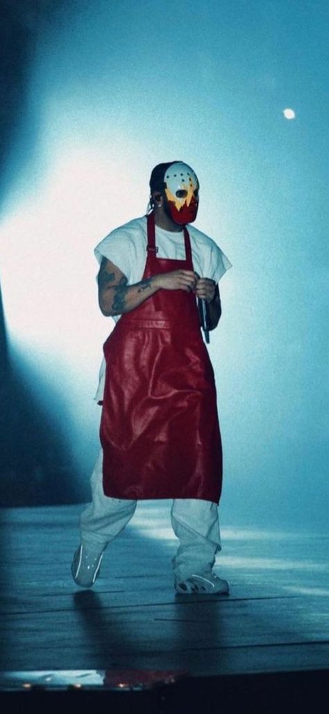 Drake wearing a mask and apron looking like a horror butcher Old Drake, Ovo Sound, Aubrey Drake, Rap Artists, Streetwear Men Outfits, Chicago Il, New Album, Blur, Drake