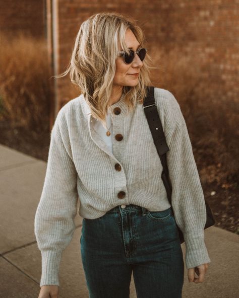 Cold Weather Simple Outfits, Fall Styling Outfits, Effortless Autumn Outfit, Swedish Style Fashion Winter, Casual Hike Outfit, Portland Fashion Winter, Easy Everyday Outfits Simple, Everlane Aesthetic, Northern California Style Outfits