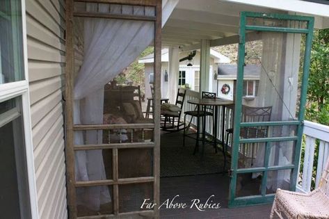 14 superb ways to upcycle screen doors Old Screen Door Ideas, Screen Door Ideas, Screen Door Projects, Back Porch Makeover, Windows Repurposed, Vintage Screen Doors, Above Rubies, Old Screen Doors, Wooden Screen Door