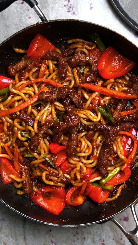 The Good Bite on Instagram: "Chilli Beef Noodles are the ultimate fakeaway dream 🤌🤌 SAVE this one for later Crispy Beef tossed in a delicious, sweet, tangy and…" Crispy Chilli Beef Noodles, Chilli Beef Noodles, Crispy Chilli Beef, Chipotle Pasta, Groundnut Oil, Spicy Chilli, Crispy Beef, Dark Soy Sauce, Beef Noodles