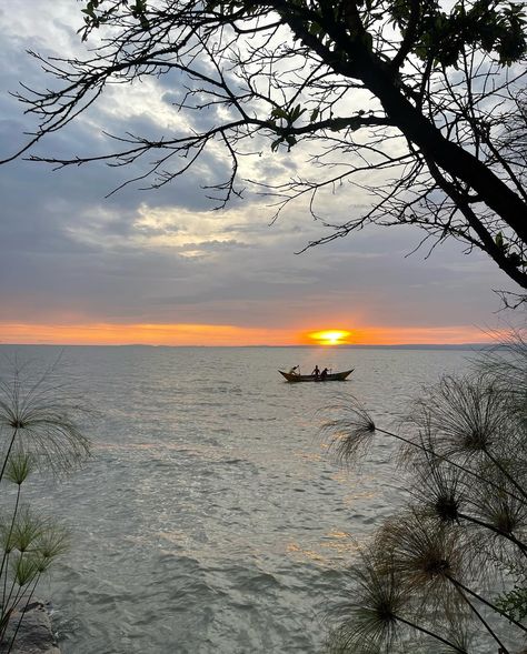 📍: Kisumu, Kenya One of my favorite shots from this year ✨ #kisumu #kenya #explorekenya #nakuru #diani #lakevictoria #nairobi #blacktravelfeed #stampedbyhaby #exploretiktok #explorepage #travelblogger #wanderlust #explorepage✨ #travelbloggers #blacktravelfeed #blackgirlmagic #blackgirlmagic Kisumu Kenya, Black Travel, Gap Year, Nairobi, Kenya, Travel Blogger, This Year, Gap, My Favorite