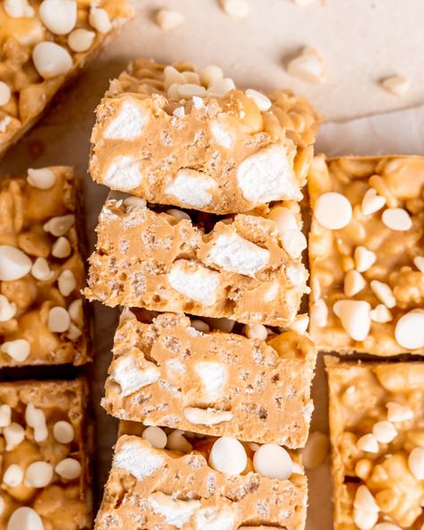 Peanut Butter Rice Crispies, Peanut Butter Rice Krispie Treats, Peanut Butter White Chocolate, Rice Crispie, Peanut Butter Rice Krispies, Rice Krispie Squares, Peanut Butter Marshmallow, Peanut Butter Chocolate Bars, Chocolate And Peanut Butter