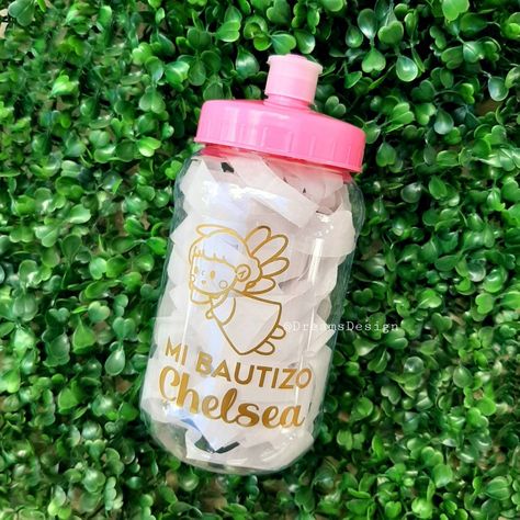 Ideas Bautizo, Recuerdos Primera Comunion Ideas, Quinceanera Planning, Baptism Girl, Manualidades Diy, Cute Cups, Gatorade Bottle, Cricut Projects, Drink Bottles