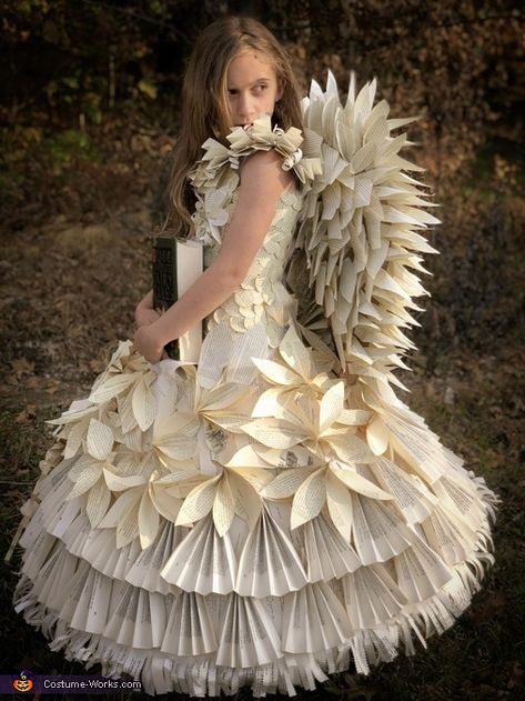 Newspaper Costume, Book Fairy Costume, Recycled Dress Ideas, Fairy Costume Diy, Newspaper Dress, Book Fairy, Recycled Outfits, Book Costumes, Fairy Halloween Costumes