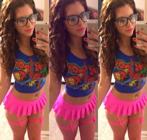 i'd do diff color shirt with the pink skirt Rave Ideas, Rave Dress, Edm Girls, Rave Girls, Kandi Kid, Edc Outfits, Edm Rave, Wardrobe Goals, Rave Girl