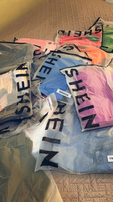 Shein Order Package, Shein Package, Shein Order, Shein Aesthetic, Rick And Morty Image, Shopping Pictures, Shein Finds, Shein Haul, Pink Outfits Victoria Secret